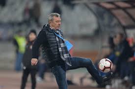 Cel mai renumit fotbalist ieşean va conduce daniel pancu, născut la iaşi pe 17 august 1977, a jucat la poli iași, rapid, bursaspor (turcia), terek. Liga 1 Mircea Rednic Noul Antrenor Al Echipei Poli Iasi Gazeta De Sud