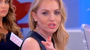 4,943 отметок «нравится», 274 комментариев — uomini e donne (@uominiedonne) в instagram: Veronica Ursida Commenta Lo Scontro Gianni Aurora Che Cattiveria Lanostratv