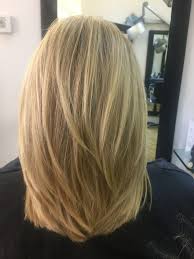 Geschichteter Bob Mit Aschehighlights Mit Bildern Blonde Haare Mit Pony Frisuren Halblanges Haar Gestuft