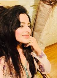 Shalini Ahuja's Instagram, Twitter & Facebook