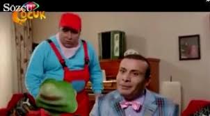 Türkiye'nin devlet kanalı olarak ulusal yayın hayatına başlayan ilk kanalıdır. Izmir Marsi Na Kufreden Ebubekir Ozturk Trt Cocuk Ta Cizgi Filmde Rol Aliyor Magazin Haberleri