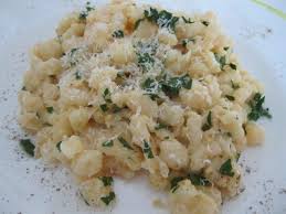 Das Perfekte Eierspatzle Mit Parmesan Und Petersilie Basicsverwertung Rezept Mit Einfacher Schritt Fur Schritt Anle Eierspatzle Spatzle Eierspatzle Rezept
