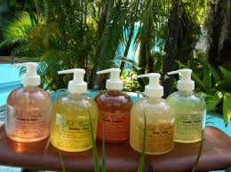 Ma Recette Maison Pour Un Gel Douche Naturel Et Pas Cher Au Savon D Alep Gel Douche Fait Maison Gel Douche Naturel Gel Douche