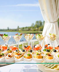 Wenn sie mit zeitgeist catering ihre veranstaltung planen können sie sich auf einen professionellen und sehr erfahrenen caterer verlassen. 10 Kreative Catering Ideen Fur Ihre Hochzeit In Berlin