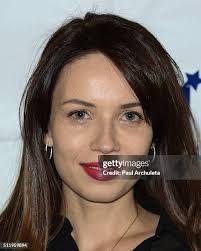 Nina Sherman's Instagram, Twitter & Facebook