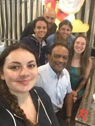 Aujourd'hui c'est avec un gros pincement au cœur que nous avons dit  aurevoir aux équipes de l'hôpital français d'Hanoï... Nous avons vécu tant  de choses en 6 semaines, c'est une aventure incroyable,