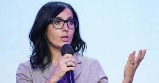 Ieri, in occasione della giornata internazionale della donna, la ministra pentastellata per le politiche giovanili fabiana dadone ha spiazzato tutti pubblicando uno scatto volutamente provocatorio. Fabiana Dadone Chi E Tutto Sulla Ministra Per Le Politiche Giovanili