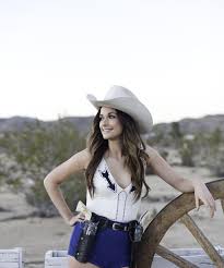 How kacey musgraves revived a quiet los angeles photo shop. Pressroom Kacey Musgraves Set To Premiere Video For Follow Your Arrow Photos