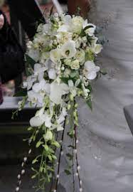 Sometimes referred to as a presentation bouquet, our fabulous collection of cascade & long bridal bouquets are what dreams are made of!. Exquisite All White Divine Cascade Bouquet Wedding In Dacula Ga Flower Jazz