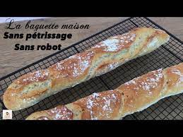 Pourquoi ne pas tenter de faire sa propre baguette de pain maison une baguette très simple à faire. Baguette Maison Sans Robot Sans Petrissage Youtube