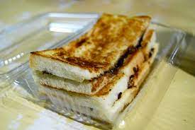 Paduan roti dengan keju spesial dan cokelat yang tiada duanya akan membuat lidah kamu bergoyang tiada henti. Roti Bakar 12 30 Am Diany Flickr