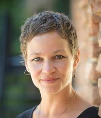 Amazon.co.jp: Feed Your Vow, Poems for Falling into Fullness : McNamara,  Brooke, Davis, Stuart: Foreign Language Books