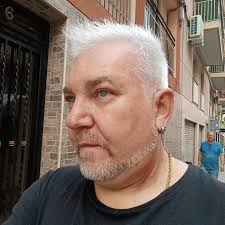 Hoy Ione Belarra, María Teresa Pérez y Javier Sánchez Serna han estado en  el arranque de la huelga general en Valencia que exige justicia, verdad y  reparación frente al capitalismo criminal que