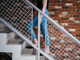 Why Do I Get Knee Pain Going Up And Down Stairs Kingston Jy Physio