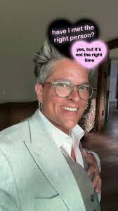 Well…isnt that interesting #🤔 Am I supposed to know who this is?!?! #help  #🤣🤣🤣 #fypage #nevergiveup #💯 #🏳️‍🌈 #lbgtq🏳️‍🌈 #singlelesbian  #pridemonth #wlw #girlswhokissgirls #lesbianmomsoftiktok🏳️‍🌈 ...