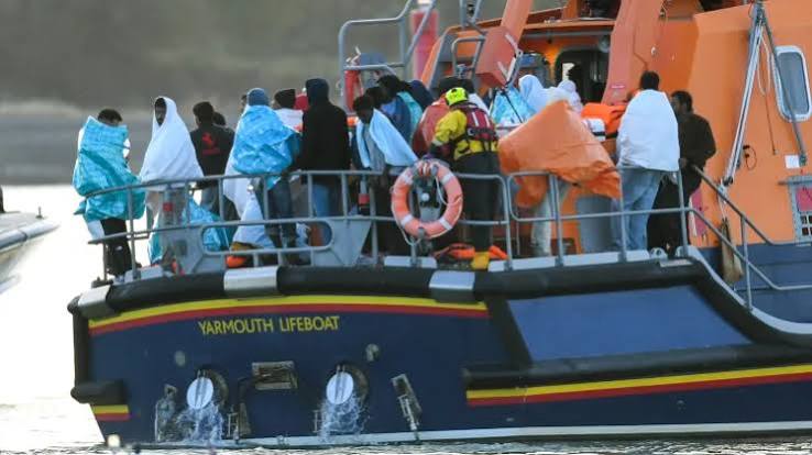 Danny Tommo' slashes dinghy with rescuer still on board
