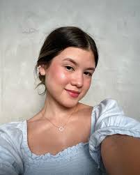 Eva Brown (@evabrrown) • Instagram photos and videos