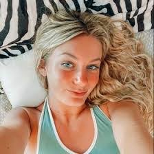 Lauren Kellerman's Instagram, Twitter & Facebook