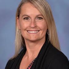 Amanda Thompson's Instagram, Twitter & Facebook