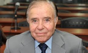 En esa década del '90 comenzó con sus fuertes vínculos políticos de la mano del radical enrique coti nosiglia y el renovador josé luis chupete manzano, funcionario del gobierno de carlos menem. Murio Carlos Menem Promotor De La Convertibilidad Y La Privatizacion De Ypf Adnsur Agencia De Noticias De Comodoro Rivadavia Y Chubut