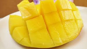 Salz, weißer balsamico und olivenöl zu einer marinade verrühren. Wie Schneidet Man Eine Mango Die Beste Methode Mango Aufschneiden Servieren Einfach Schnell Youtube