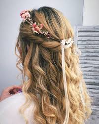 Blumenkranz Haare Blumenkranz Frisuren2019 Blumenkranz Haarkranz Frisur Blumenkranz Blumenkranz Haare Blumenkranz