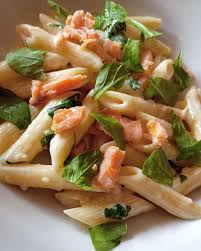 Cucinalo con la guida passo passo di ricetta.it. Pennette Salmone Affumicato Robiola E Rucola Curarsi Con Gusto