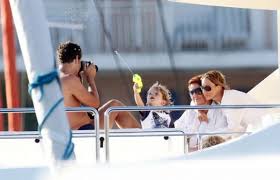 Barbara berlusconi torna con giorgio valaguzza per la gioia dei figli edoardo e alessandro. Marina Berlusconi Con Marito Figlio E Madre Carla Dago Fotogallery
