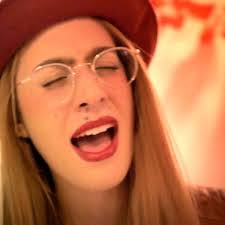 Laura Pizzarelli's Instagram, Twitter & Facebook