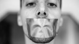 Chega de censura e perseguição aos Professores