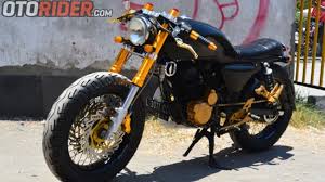 Test ride megapro hallo temen temen kali ini saya mau nyobain atau test ride motor honda new megapro yang sudah di modifikasi ala motor touring. Modifikasi Megapro 2005 Kejar Custom Tapi Kencang