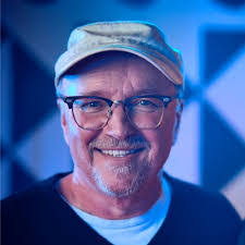 Gary Bruckner's Instagram, Twitter & Facebook