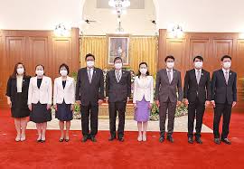 ทีมงานรถตู้ให้เช่าเชียงใหม่ yod service พร้อมบริการลูกค้า vvip ทุกๆท่านแล้วนะครับ ไม่ว่าจะมาเที่ยวเชียงใหม่พร้อมครอบครัว หรือ จะมาเป็นกลุ่ม. L6vqkl Hw1t4hm