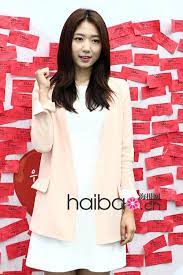 最新图片 甜妞真不少 搭配简洁雷区少 海报时尚网韩国女明星一周着装精选辑 5月26日 6月01日 图81 海报时尚网图片库