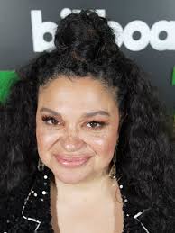 Michelle Buteau serving LOOKS tonight 💋 #BBMAs