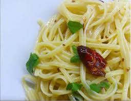 A traditional italian pasta dish that will support your energy creation and protect your cells. Pasta Aglio Olio E Peperoncino Trucco Per Farla Cremosa