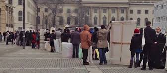 Die deutsche bank kunsthalle zeigt rund vier hochkarätige ausstellungen im jahr. Berlin Lasst Seine Kunstler Hangen Deutsche Bank Kunsthalle Kunstleben Berlin Das Kunstmagazin
