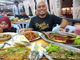 Sudahnya kami terus menuju ke muara ikan bakar tanjung harapan port klang. Sisik Ikan Bakar Port Ikan Bakar Best Klang
