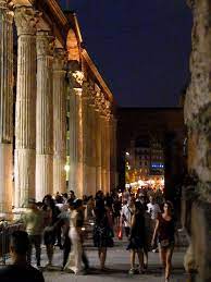 Cerca alberghi vicino a colonne di san lorenzo, italia. Colonne Di San Lorenzo Movida Photo By Enrico Zilli For Urban Hive Www Urbanhive Com Www Enricozilli Com