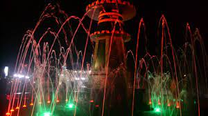 Tugu gempa dibangun untuk mengenang kejadian gempa dahsyat 8,3 sr yang melanda kepulauan nias pada tanggal 28 maret 2005 silam. Tugu Gempa Kota Gunungsitoli Keindahan Tugu Gempa Gunungsitoli Youtube