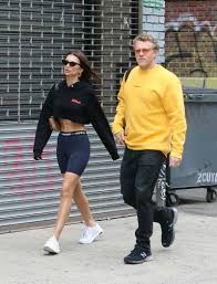 Emily Ratajkowski S Wardrobe Is So Much More Than Just Bikinis Sporty Outfits Emily Ratajkowski Style Celebrity Street Style