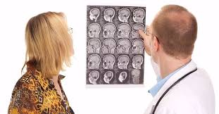 A barreira hematoencefálica (bhe) é uma estrutura de permeabilidade altamente seletiva que protege o sistema nervoso central (snc) de substâncias potencialmente neurotóxicas presentes no sangue e sendo essencial para função metabólica normal do cérebro. Esclerose Multipla Nao Tem Cura Mas Tratamento Ajuda A Diminuir Surtos