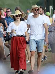 Daisy ridley's rumored boyfriend, tom bateman, is making headlines after his inspiring performance in murder on the orient express. Daisy Ridley And Tom Bateman S Love Is A Force To Be Reckoned With Big City Life