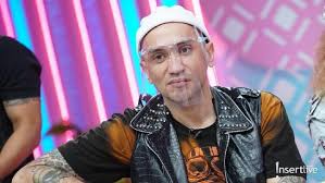 Gary iskak dikenal sebagai aktor yang playboy dan mendapat masalah dengan berbagai wanita, kini gary iskak telah berhijrah dan bahagia dengan istri. 4pn 4gw8vkppbm