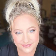 Kristi Alves's Instagram, Twitter & Facebook