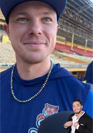 Troy Johnston es una cura. La primera selección de los Tigres Licey en el  Draft #licey #aguilascibaeñas #lidom #torosdeleste #escogido