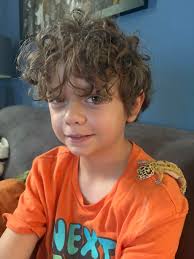 When to feed first generation worms moisture?