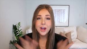 Andrea Shreve's Instagram, Twitter & Facebook