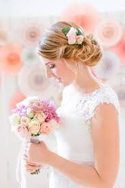 Brautfrisur Locker Gesteckt I Mehr Brautfrisuren In Der Galerie Brautfrisur Frisur Hochzeit Frisur Braut