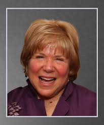 Lois Conway's Instagram, Twitter & Facebook